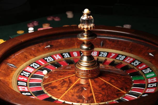 Hood vs Wolf slot game interface on pulitoto heylink platform